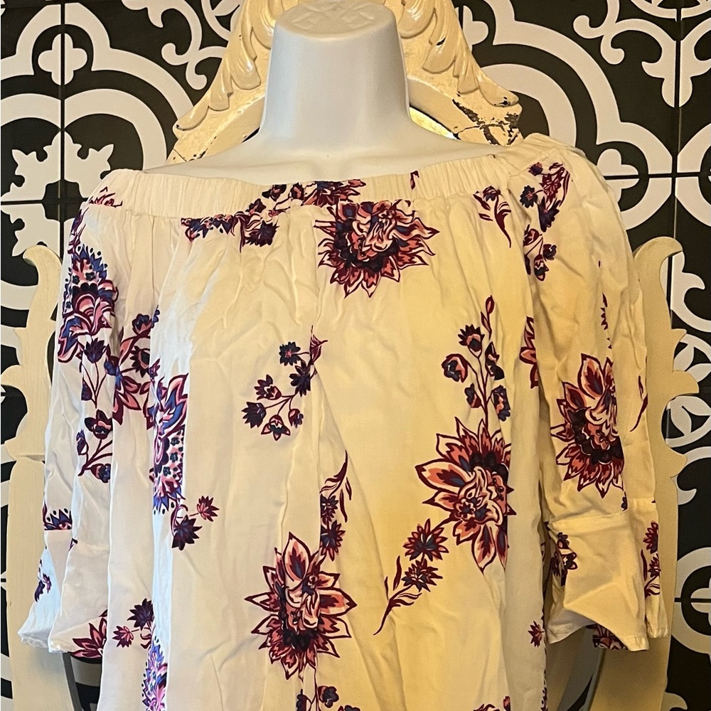 Old Navy floral print slightly off the shoulder tunic small/petite
